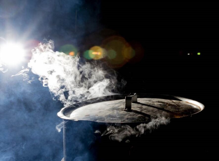 jak pozbyć się zapachu spalenizny z kuchni